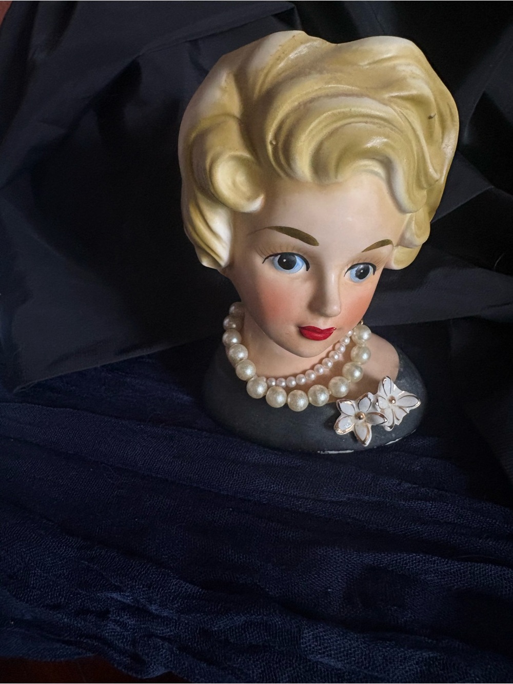Blonde Ceramic Lady Head Vase with Pearl Necklace - Elegant Home Accent